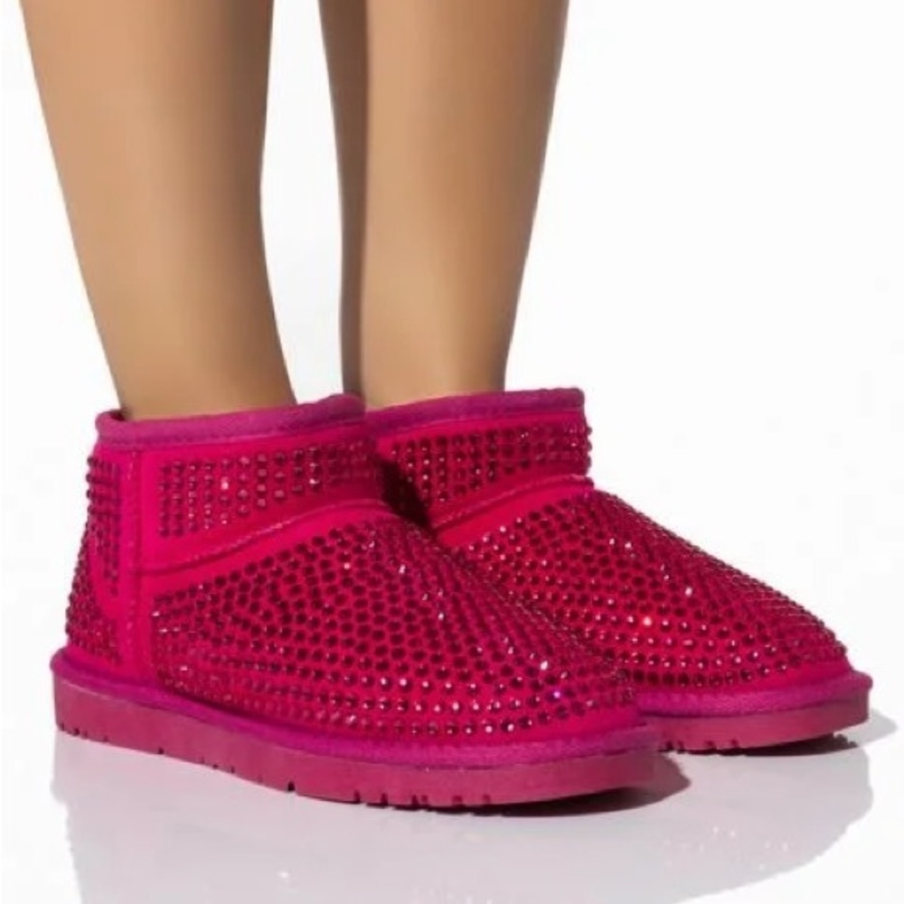 Gorgeous Barbie pink gemstone 💎 booties new in box